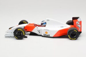 McLaren Ford MP4/8 #7 M. Hakkinen 1993 Minichamps 1:18 530931837 Metal — billede 3 af 6