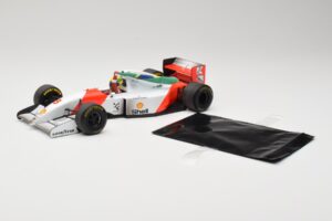 McLaren MP4/8 Ford #8 A. Senna Winner Australian GP 1993 Minichamps 1:18 540933838 Metal — billede 3 af 7