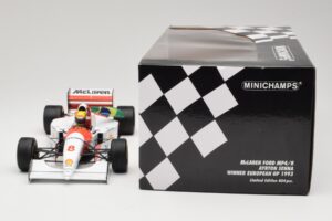 McLaren MP4/8 Ford #8 A. Senna Winner European GP Donington 1993 Minichamps 1:18 540931848 Metal — billede 6 af 6