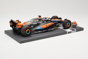 McLaren MCL60 #81 O. Piastri F1 2023 Minichamps 1:18 537231881 Metal — billede 3 af 6