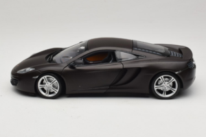 McLaren MP4-12C Matt Black Minichamps 1:18 110133021 Metal — billede 4 af 8