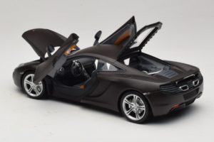 McLaren MP4-12C Matt Black Minichamps 1:18 110133021 Metal — billede 5 af 8