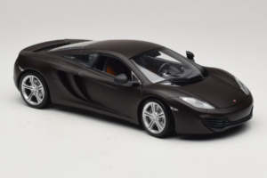 McLaren MP4-12C Matt Black Minichamps 1:18 110133021 Metal — billede 6 af 8