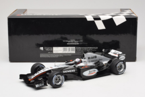 McLaren MP4-19 Mercedes J.P. Montoya Test Car 2005 Minichamps 1:18 533051880 Metal — billede 6 af 7