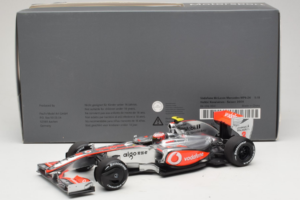 McLaren MP4-24 Mercedes #2 H. Kovalainen F1 2009 Dealer Edition Minichamps 1:18 B66960041 Metal — billede 6 af 7