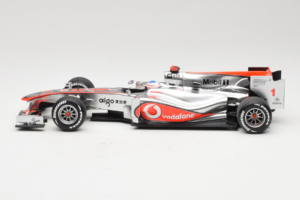 McLaren MP4-25 Mercedes #1 J. Button Vodafone McLaren Showcar F1 2010 Minichamps 1:18 530101801 Metal — billede 3 af 7