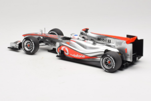 McLaren MP4-25 Mercedes #1 J. Button Vodafone McLaren Showcar F1 2010 Minichamps 1:18 530101801 Metal — billede 5 af 7