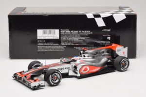 McLaren MP4-25 Mercedes #1 J. Button Vodafone McLaren Showcar F1 2010 Minichamps 1:18 530101801 Metal — billede 6 af 7