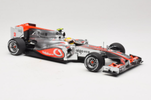 McLaren MP4-25 Mercedes #2 L. Hamilton Vodafone McLaren F1 2010 Minichamps 1:18 530101802 Metal — billede 4 af 7
