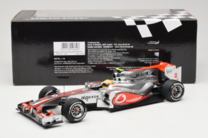 McLaren MP4-25 Mercedes #2 L. Hamilton Vodafone McLaren F1 2010 Minichamps 1:18 530101802 Metal — billede 6 af 7