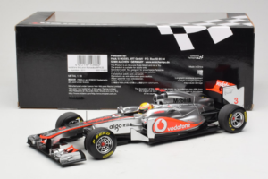 McLaren MP4-26 Mercedes #3 L. Hamilton Vodafone McLaren F1 2011 Minichamps 1:18 530111803 Metal — billede 6 af 7