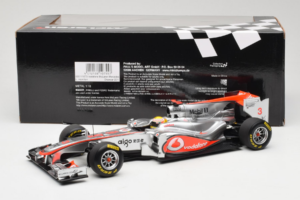 McLaren MP4-26 Mercedes #3 L. Hamilton Vodafone McLaren Showcar F1 2011 Minichamps 1:18 530111873 Metal — billede 6 af 7