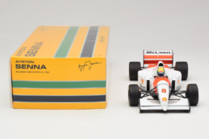 McLaren MP4/8 Ford #8 A. Senna Marlboro McLaren 1993 Minichamps 1:18 540931808 Metal — billede 6 af 7
