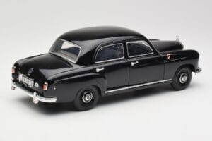 Mercedes 180 W120 Ponton Sort Revell 1:18 08973 Metal — billede 3 af 8
