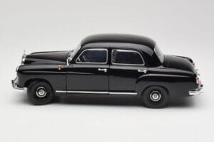 Mercedes 180 W120 Ponton Sort Revell 1:18 08973 Metal — billede 4 af 8