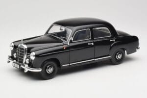 Mercedes 180 W120 Ponton Sort Revell 1:18 08973 Metal