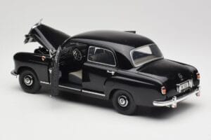 Mercedes 180 W120 Ponton Sort Revell 1:18 08973 Metal — billede 5 af 8