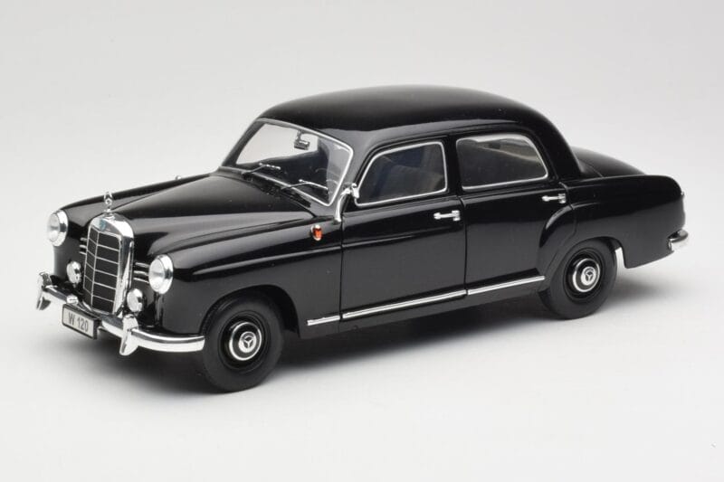 Mercedes 180 W120 Ponton Sort Revell 1:18 08973 Metal