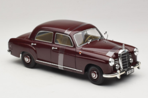 Mercedes 180 Ponton Mørkrød Revell 1:18 08876 Metal — billede 4 af 6