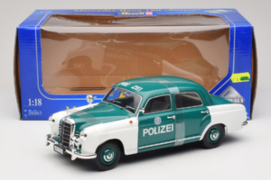Mercedes 180 Ponton Polizei Revell 1:18 08863 Metal — billede 6 af 6