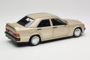 Mercedes 190E W201 2.3-16 Smoke Silver Metallic Norev 1:18 183831 Metal — billede 3 af 8