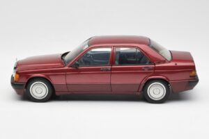 Mercedes 190E W201 2.0 Rød Dealer Edition AUTOart 1:18 B66040383 Metal — billede 4 af 8
