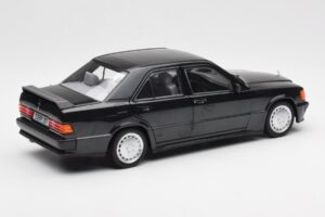 Mercedes 190E 2.3-16 W201 Sort Forhandlerudgave Norev 1:18 B66040663 Metal — billede 3 af 8