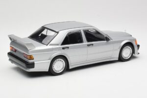Mercedes 190E 2.5-16 EVO 1 W201 Sølv Minichamps 1:18 155036001 Metal — billede 2 af 6