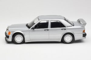 Mercedes 190E 2.5-16 EVO 1 W201 Sølv Minichamps 1:18 155036001 Metal — billede 3 af 6