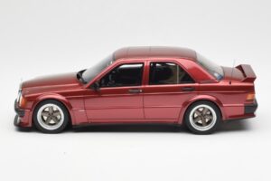 Mercedes 190E 2.5-16 W201 RAUH-Welt Republik Rød Otto 1:18 OT1083 Resin — billede 3 af 6