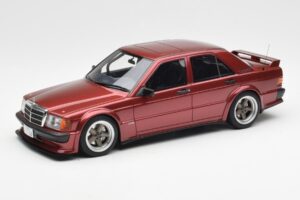 Mercedes 190E 2.5-16 W201 RAUH-Welt Republik Rød Otto 1:18 OT1083 Resin