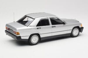 Mercedes 190E W201 Sølv Minichamps 1:18 155037004 Metal — billede 2 af 6