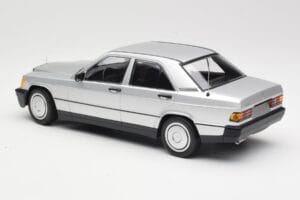 Mercedes 190E W201 Sølv Minichamps 1:18 155037004 Metal — billede 5 af 6
