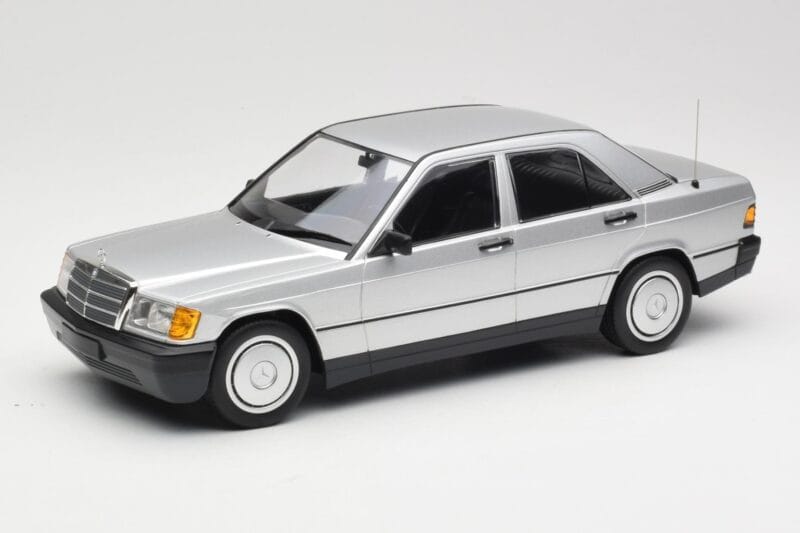 Mercedes 190E W201 Sølv Minichamps 1:18 155037004 Metal