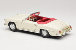 Mercedes 190SL Hvid Maisto 1:18 50274 Metal — billede 7 af 8