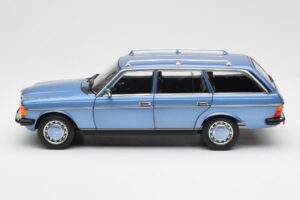 Mercedes 200 S123 T-Model Diamond Blå Forhandlerudgave Norev 1:18 B66040671 Metal — billede 4 af 8