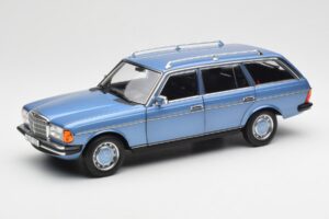 Mercedes 200 S123 T-Model Diamond Blå Forhandlerudgave Norev 1:18 B66040671 Metal
