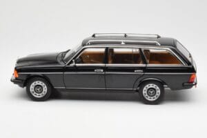 Mercedes 200 T S123 Sort Norev 1:18 183735 Metal — billede 4 af 8