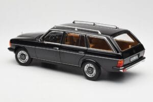 Mercedes 200 T S123 Sort Norev 1:18 183735 Metal — billede 7 af 8