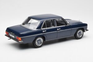 Mercedes 200 W114 Midnight Blå Forhandlerudgave Norev 1:18 B66040694 Metal — billede 3 af 8