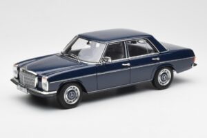 Mercedes 200 W114 Midnight Blå Forhandlerudgave Norev 1:18 B66040694 Metal
