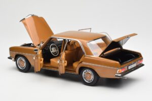 Mercedes 200 W115 Bycane Guld Forhandlerudgave Norev 1:18 B66040665 Metal — billede 5 af 8