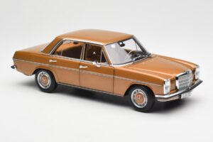 Mercedes 200 W115 Bycane Guld Forhandlerudgave Norev 1:18 B66040665 Metal — billede 6 af 8