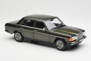 Mercedes 200 W123 Cypress Grøn Metallic Forhandlerudgave Norev 1:18 B66040654 Metal — billede 6 af 8