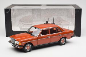 Mercedes 200 W123 English Rød Forhandlerudgave Norev 1:18 B66040653 Metal — billede 8 af 8