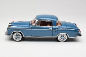 Mercedes 220 SE W128 Blå Sun Star 1:18 3561 Metal — billede 4 af 8