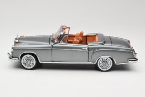 Mercedes 220 SE W128 Cabriolet Grey Metallic Sun Star 1:18 3352-M1 Metal — billede 4 af 8