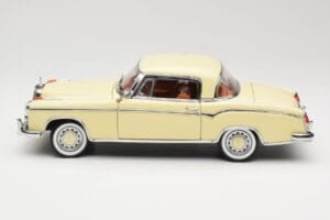 Mercedes 220 SE W128 Coupe Beige Sun Star 1:18 3562 Metal — billede 4 af 8