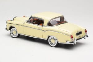 Mercedes 220 SE W128 Coupe Beige Sun Star 1:18 3562 Metal — billede 7 af 8
