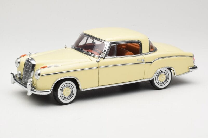 Mercedes 220 SE W128 Coupe Beige Sun Star 1:18 3562 Metal